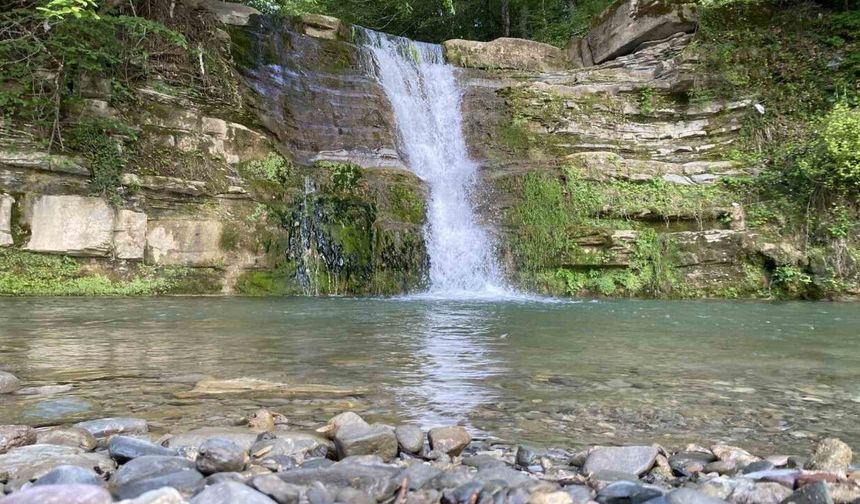Kavak’ta Doğal Şelaleler ve Mesire Yerleri