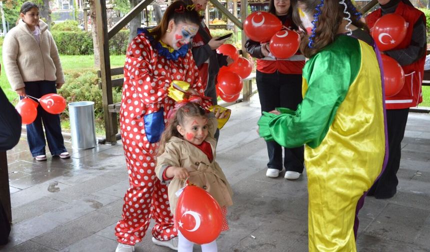 Samsun’da miniklere anlamlı 23 Nisan ziyareti