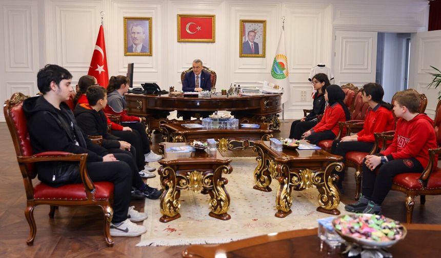 Başkan İhsan Kurnaz, Diyarbakırlı öğrencileri ağırladı