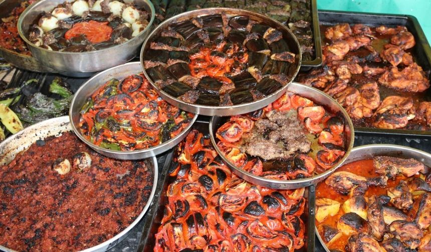 Vezirköprü’de köy fırınlarında yapılan yemekler