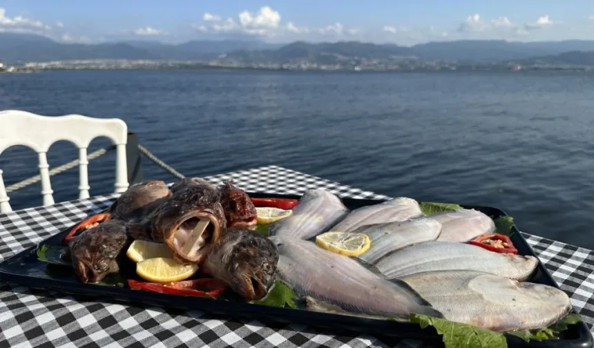 Ladik’te göl çevresinde balık ve hamur işi kültürü