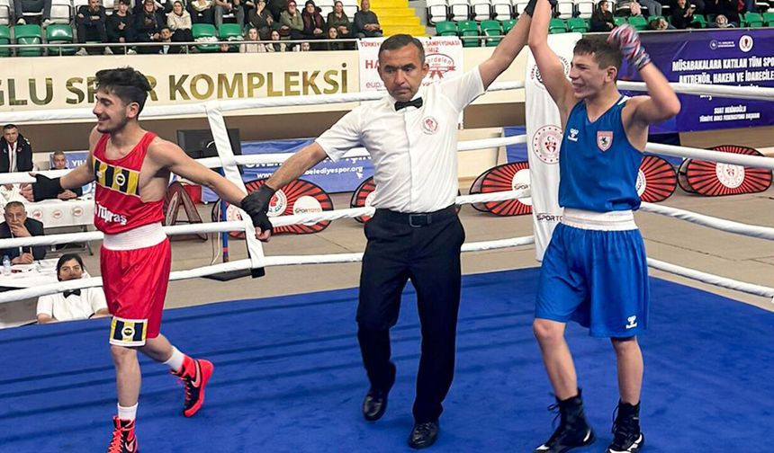 Ringde altın zafer! Samsunsporlu Muhammed Ali Arlı şampiyon