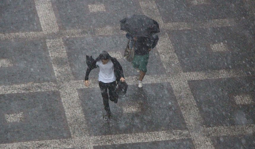 Samsun'da hava bir anda değişecek, yağmur günlerce durmayacak