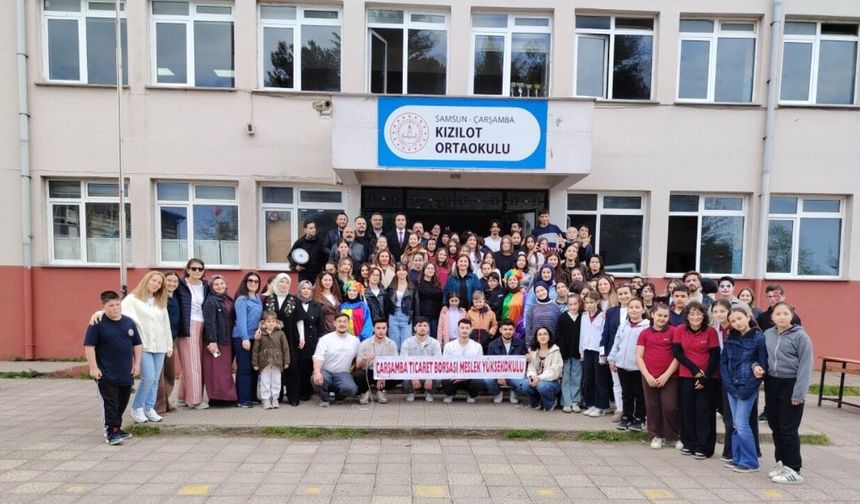 OMÜ’den Çarşamba’da anlamlı destek: 1200 kitap bağışı