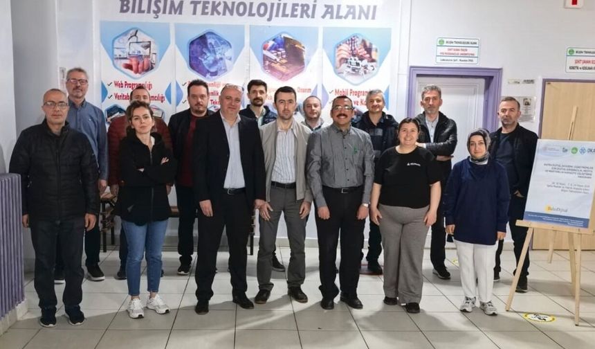 Bafra’da öğretmenlere OKA destekli dijital dönüşüm eğitimi