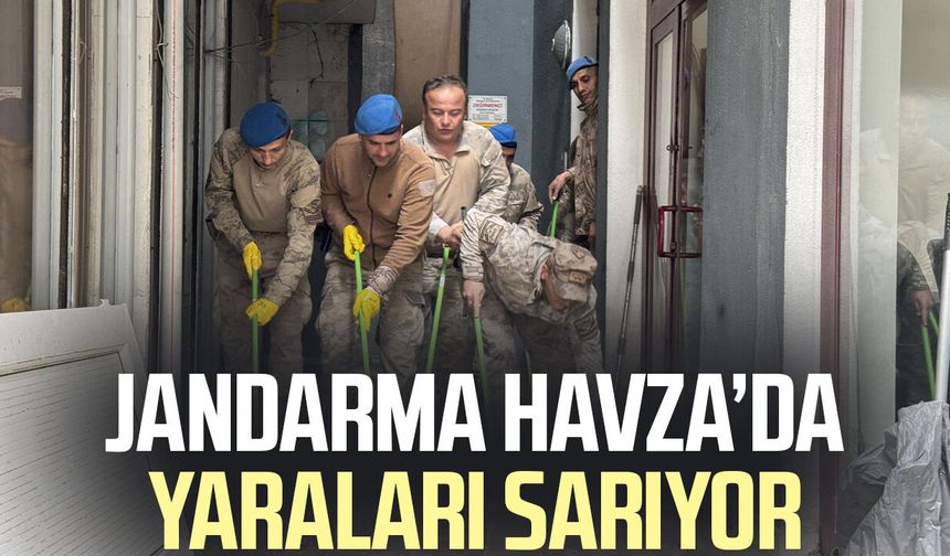 Jandarma Havza’da selin yaralarını sarıyor