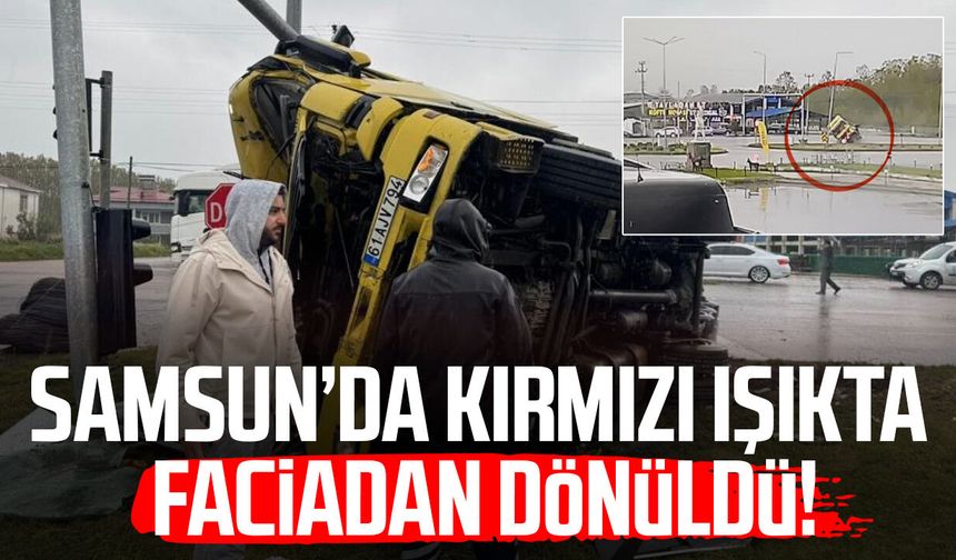 Samsun’da demir yüklü tır devrildi! O anlar kamerada