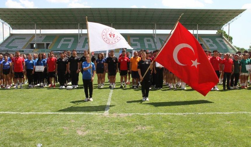 Çarşamba'da dev ragbi heyecanı başladı! 301 sporcu sahada