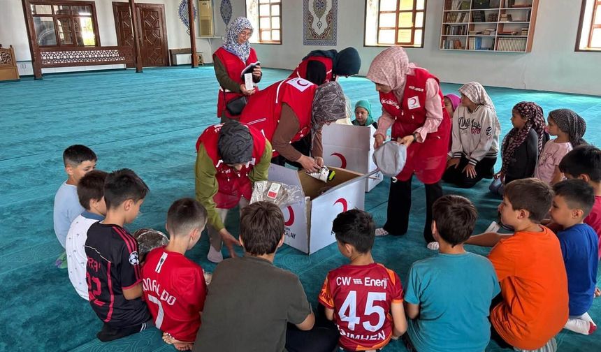 Vezirköprü'de çocukların yüzünü güldüren ziyaret