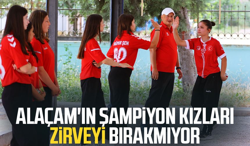 Alaçam'ın şampiyon kızları zirveyi bırakmıyor