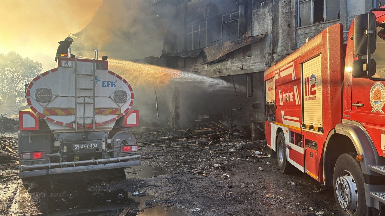 A A 20250917 39135428 39135427 S A M S U N D A Y A N G I N C I K A N K E R E S T E F A B R I K A S I N D A S O G U T M A C A L I S M A L A R I S U R U Y O R 1680X945