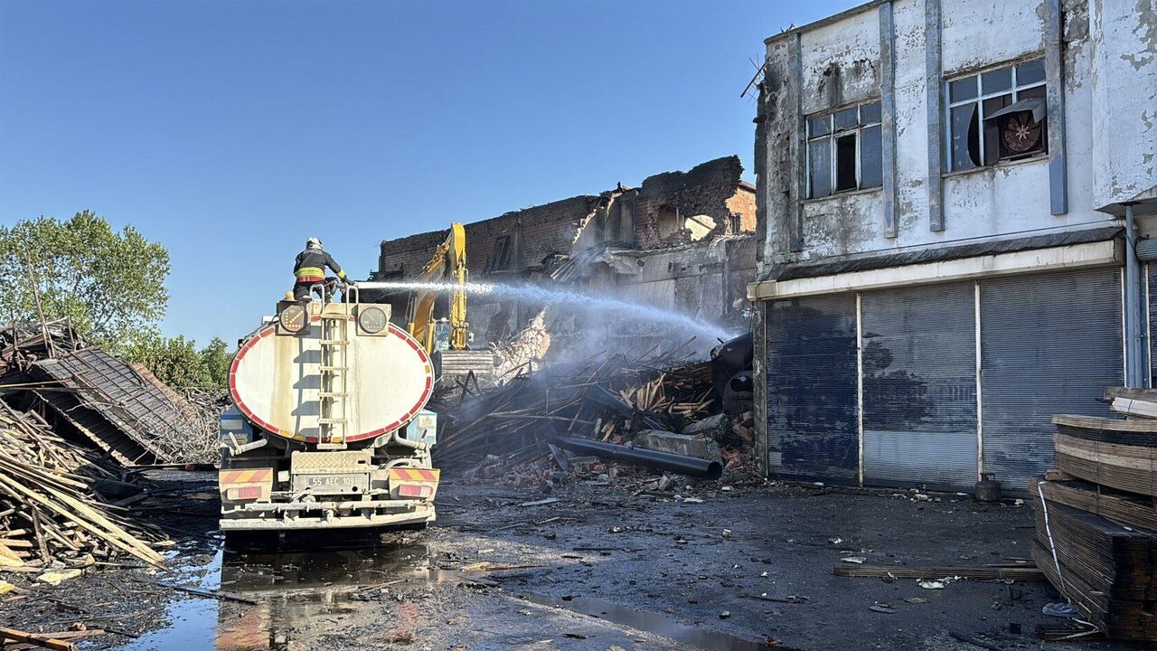 A A 20250917 39142175 39142172 S A M S U N D A K E R E S T E F A B R I K A S I N D A C I K A N Y A N G I N S O N D U R U L D U 1680X945