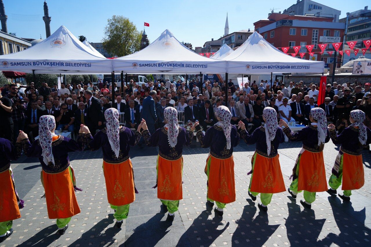 A W545046 02 1280X853