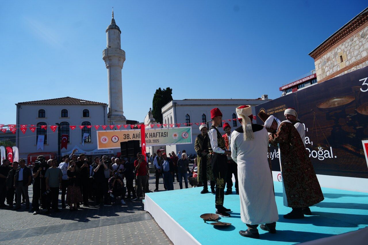 A W545046 03 1280X853