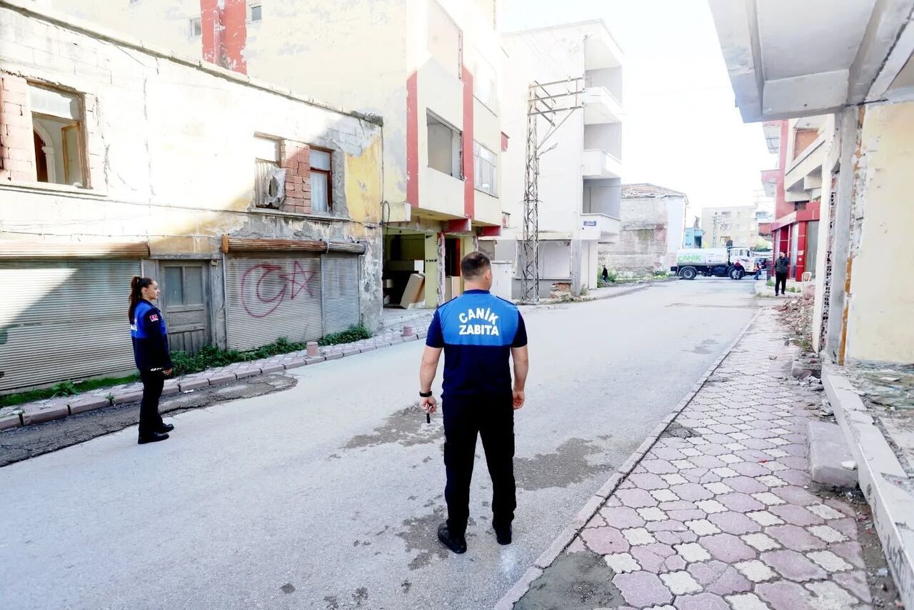 561900800 18086573992933896 7709737862922501610 N