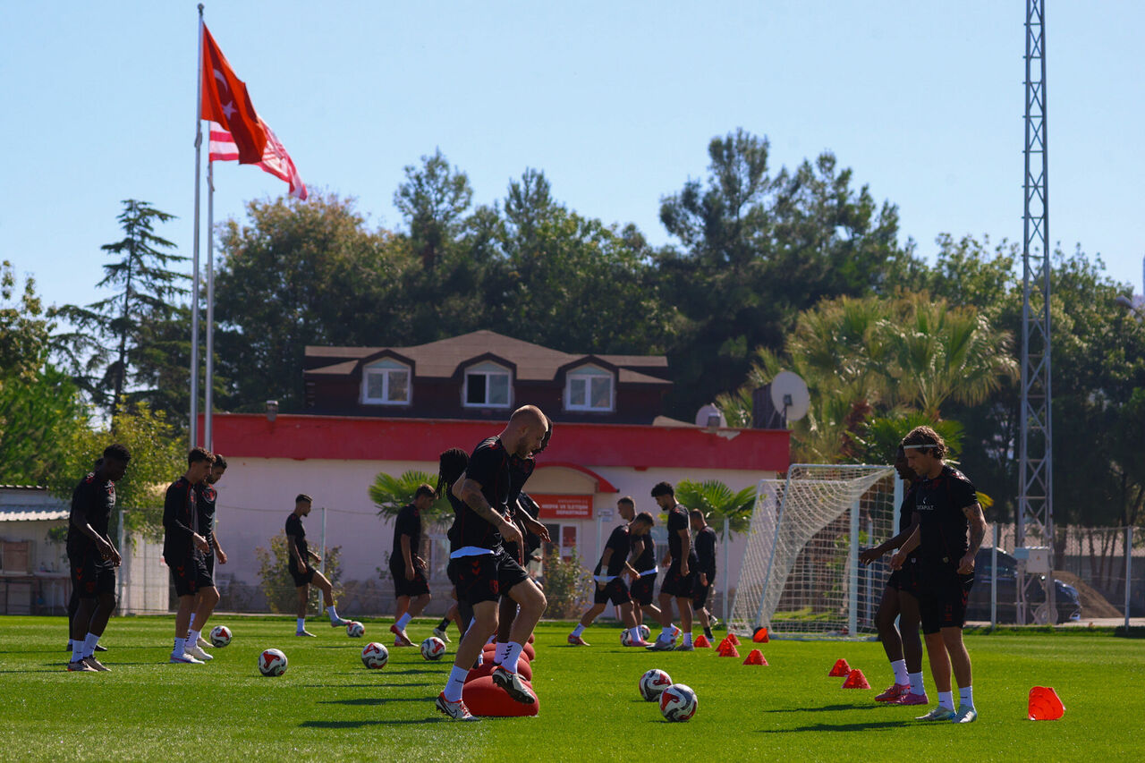 A A 20251008 39350397 39350393 S A M S U N S P O R K A Y S E R I S P O R M A C I N I N H A Z I R L I K L A R I N A B A S L A D I