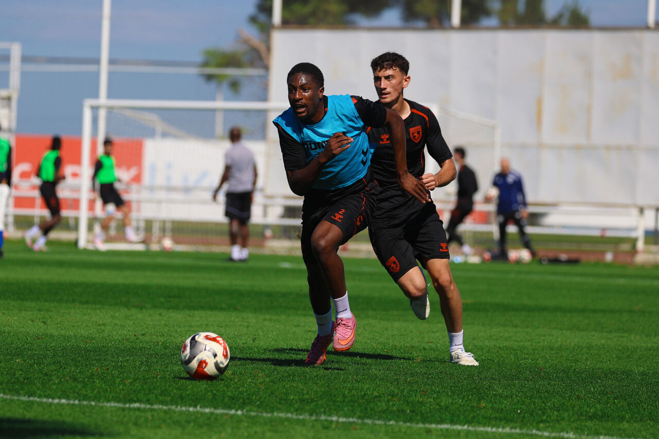 A A 20251008 39350397 39350396 S A M S U N S P O R K A Y S E R I S P O R M A C I N I N H A Z I R L I K L A R I N A B A S L A D I