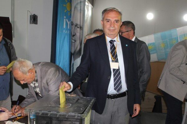 A A 20251011 39382357 39382353 I Y I P A R T I B A F R A 4 O L A G A N K O N G R E S I Y A P I L D I 600X400