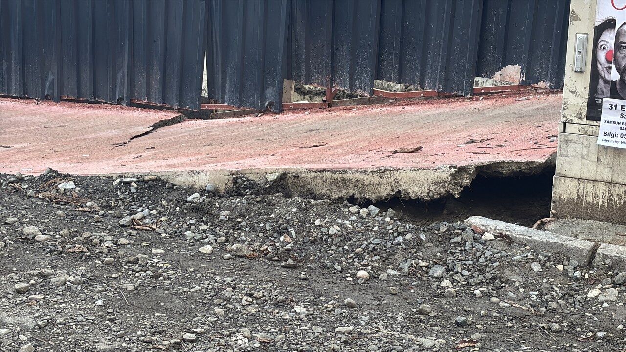 A A 20251021 39478703 39478702 S A M S U N D A I S T I N A T D U V A R I N I N C O K M E T E H L I K E S I N E D E N I Y L E C A D D E T R A F I G E K A P A T I L D I 1280X720