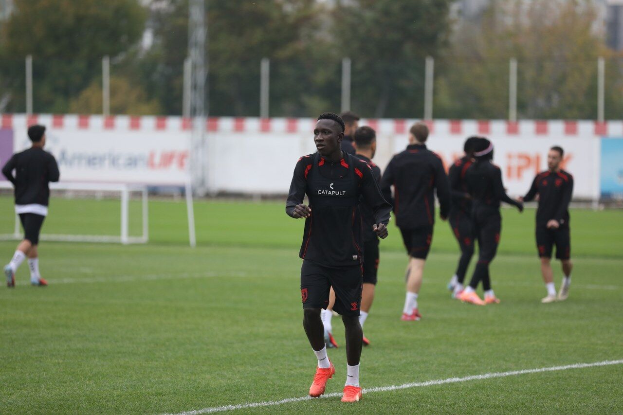 A A 20251022 39488480 39488479 S A M S U N S P O R D I N A M O K I E V M A C I N A H A Z I R 1280X853