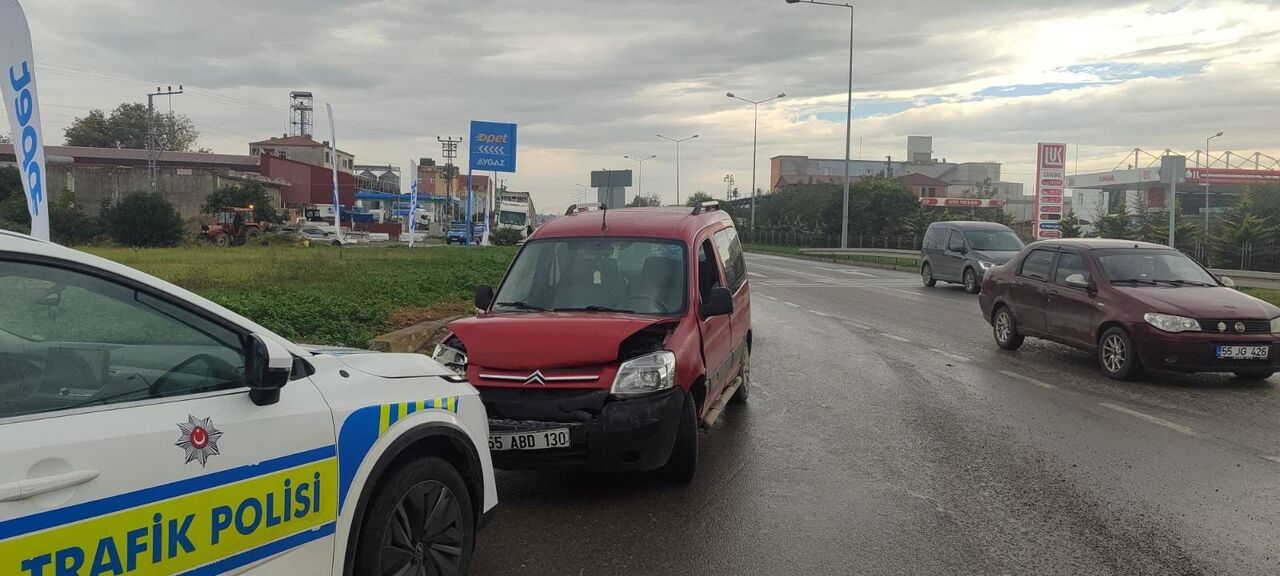 Samsun'da direksiyon hakimiyetini kaybetti refüje çıktı!