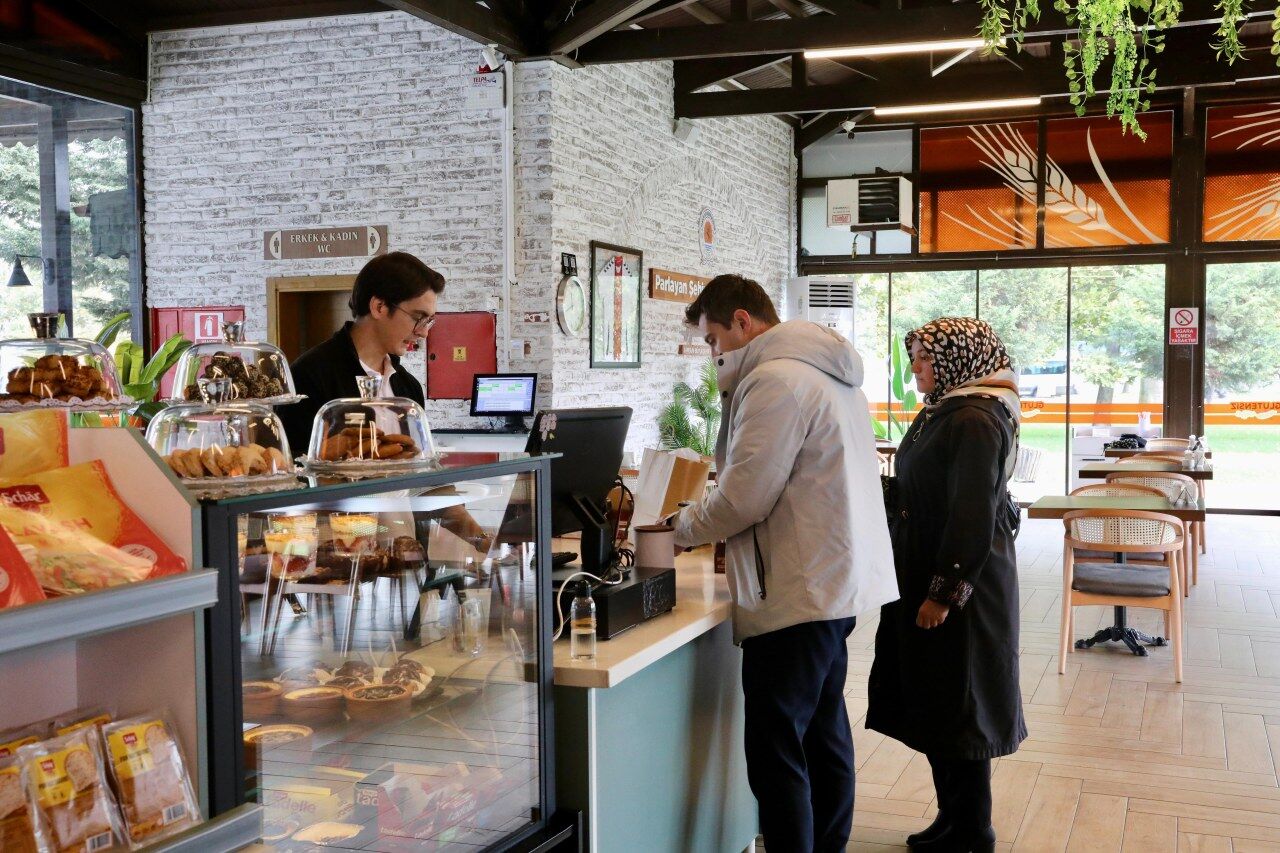 A W563925 04 1280X853