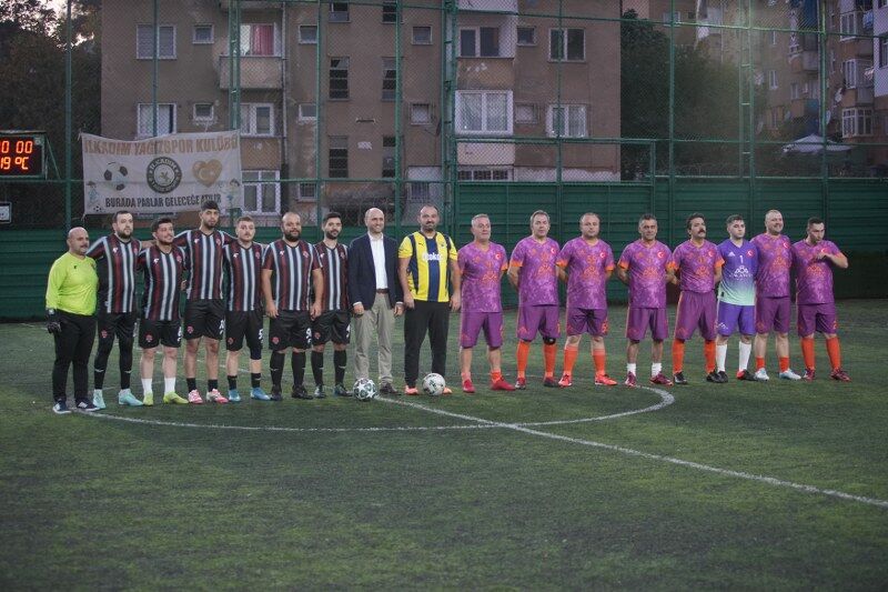 Samsun'da hastane çalışanları sahada buluştu, stres attı