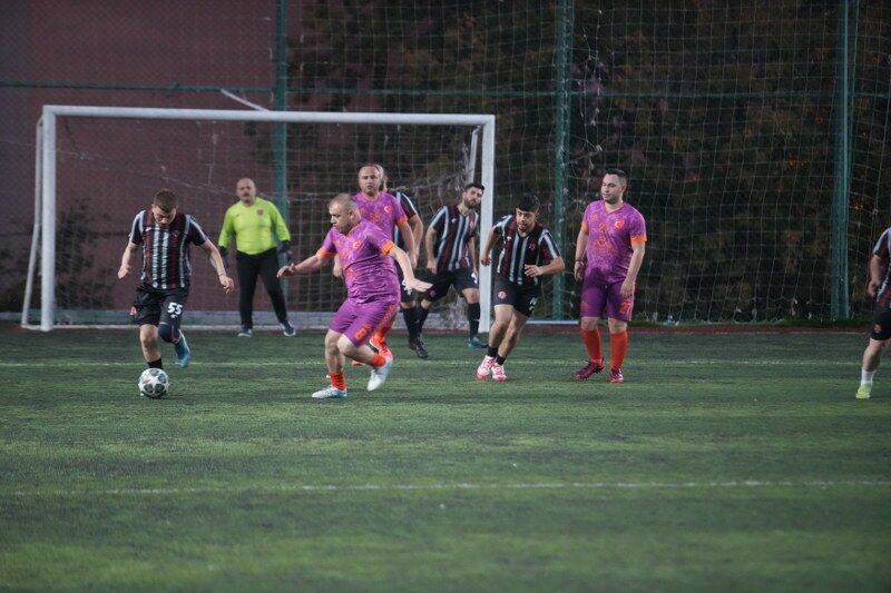 Samsun'da hastane çalışanları sahada buluştu, stres attı