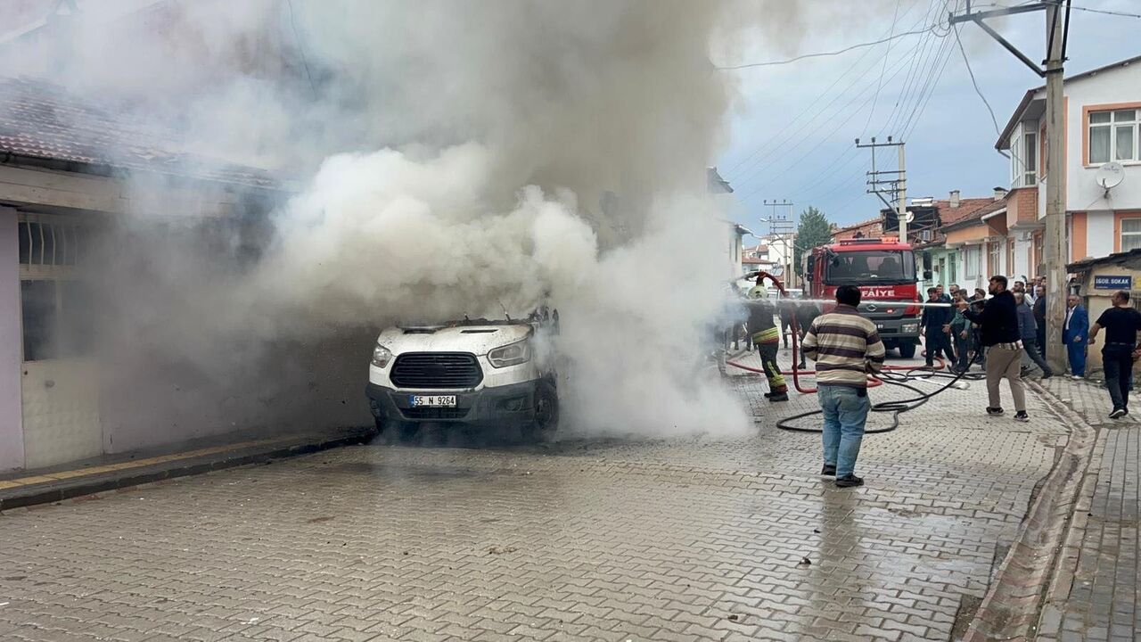Samsun'da korku dolu anlar: Alevler ev, apartman ve dükkana sıçradı 