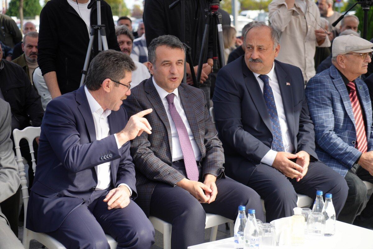 A W567635 08 1200X800