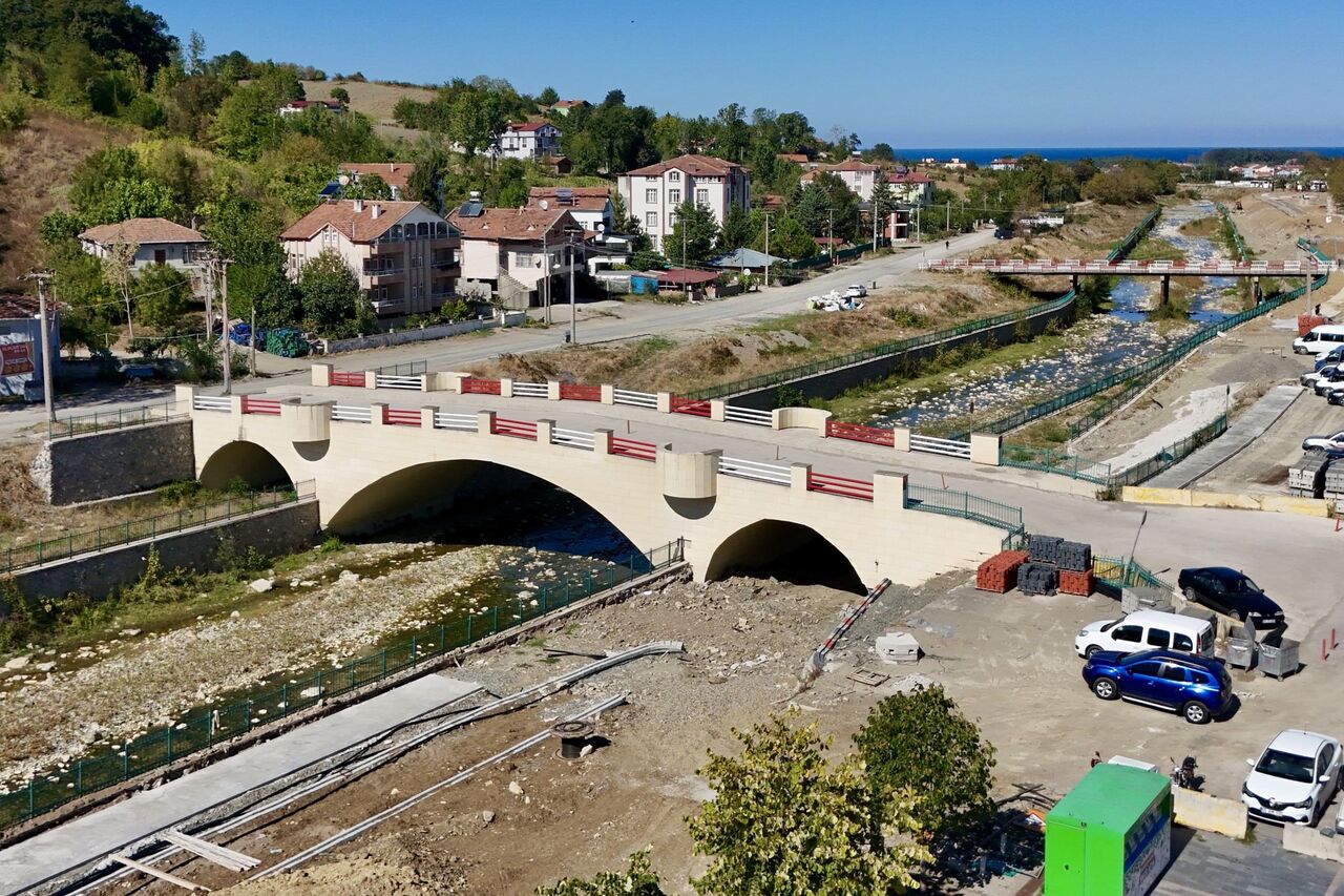 G2L C I E Xk A A Y4 Uk