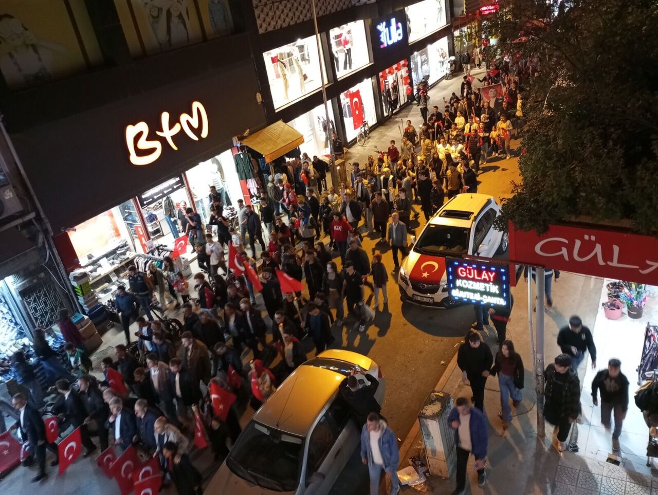 Çarşamba Cumhuriyet için yürüdü