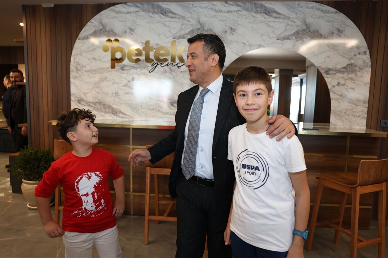 Samsun Valisi Orhan Tavlı ve Başkan Halit Doğan gençlerle buluştu