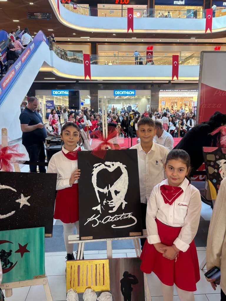 Samsun Zorlu Eğitim Kurumları'ndan şahane kutlama