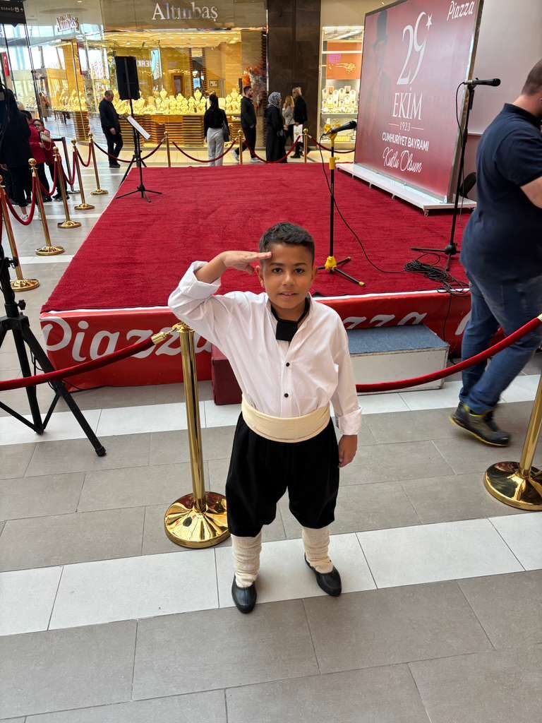 Samsun Zorlu Eğitim Kurumları'ndan şahane kutlama