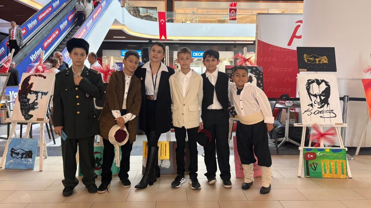 Samsun Zorlu Eğitim Kurumları'ndan şahane kutlama