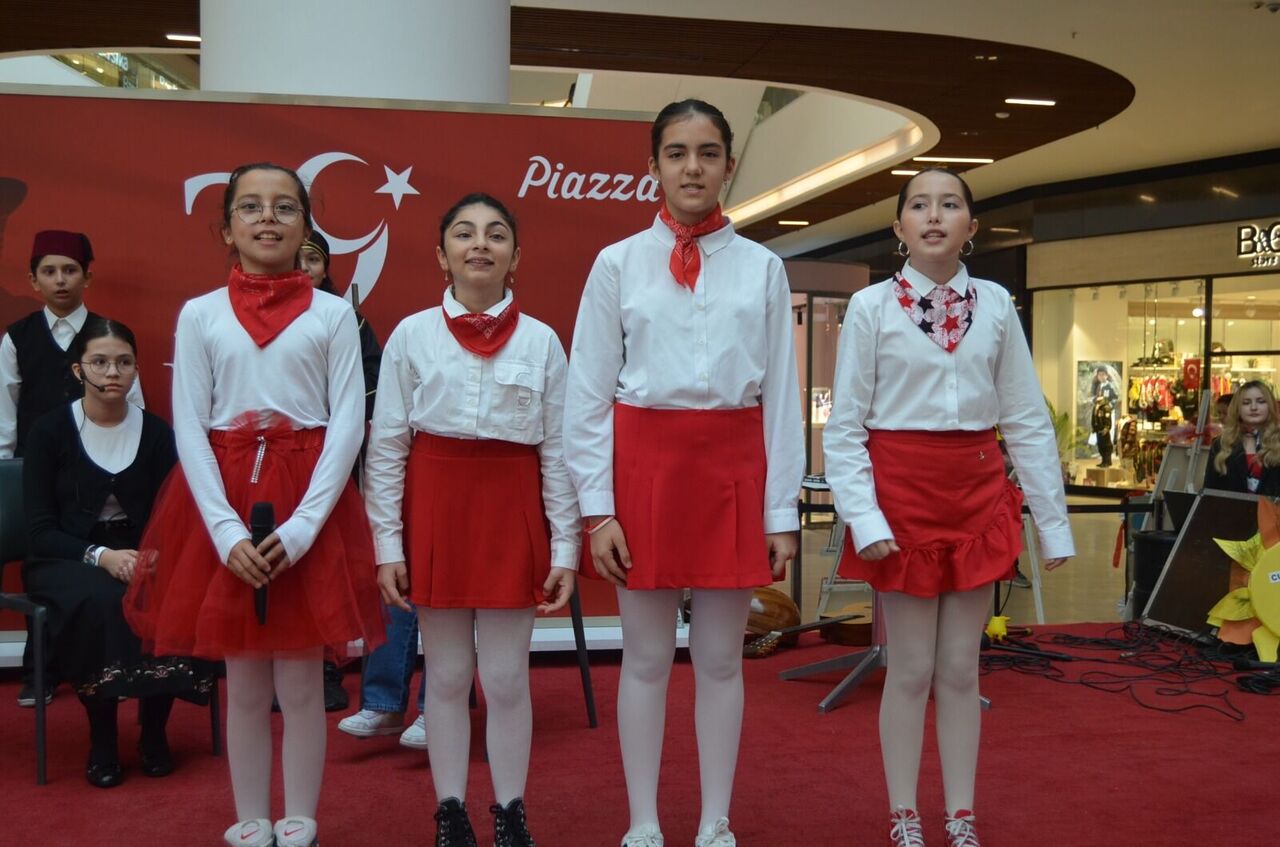 Samsun Zorlu Eğitim Kurumları'ndan şahane kutlama