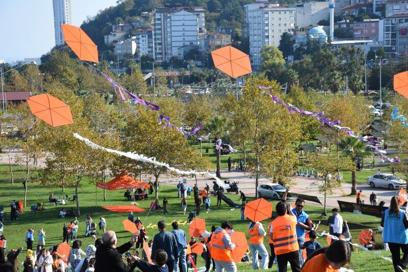 Samsun'da uçurtmalar farkındalık için havalandı!