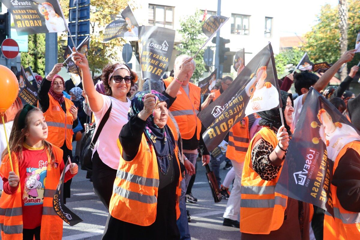 A A 20251102 39593444 39593441 S A M S U N D A L O S E V F A R K I N D A L I K Y U R U Y U S U D U Z E N L E D I 1200X800