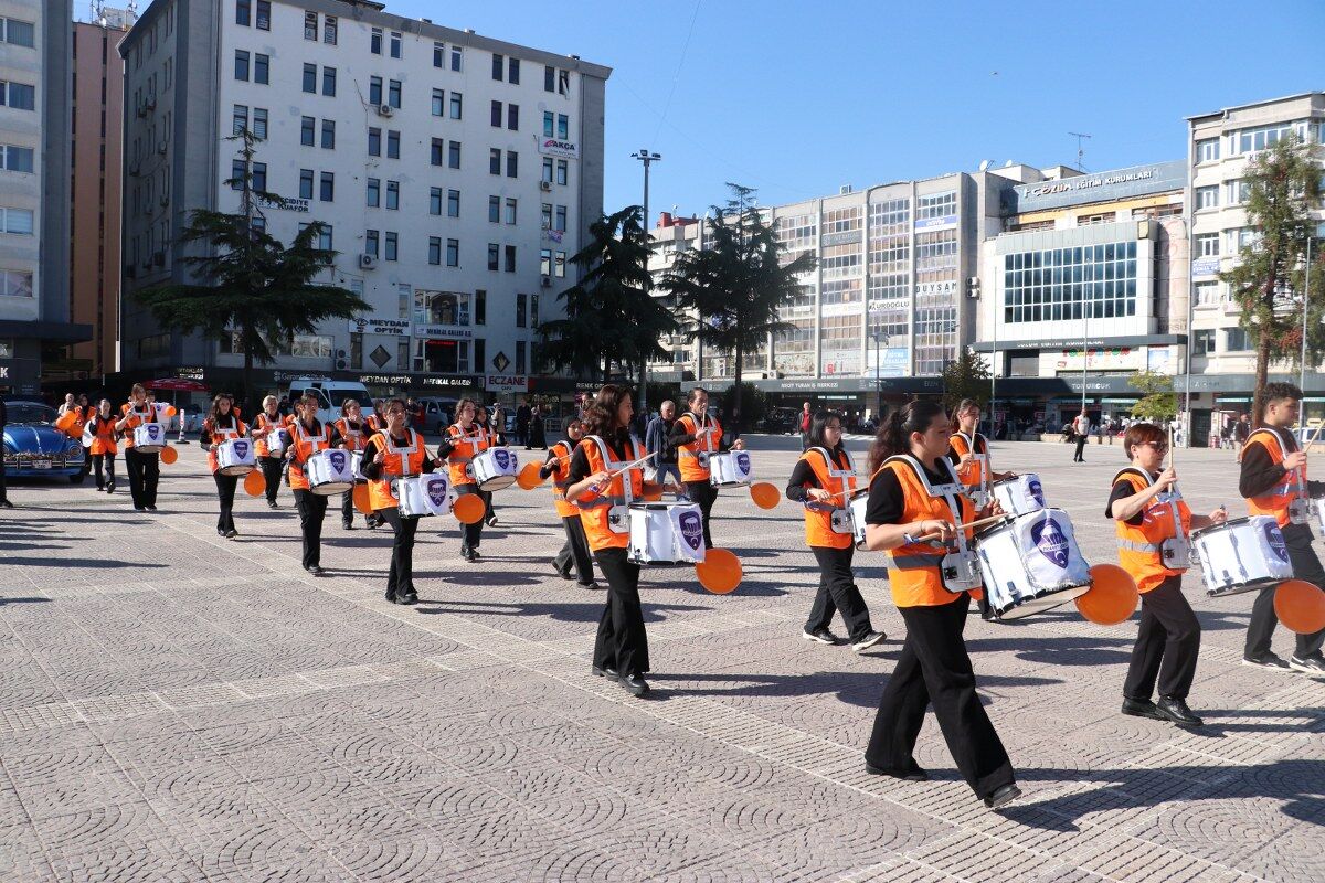 A A 20251102 39593444 39593442 S A M S U N D A L O S E V F A R K I N D A L I K Y U R U Y U S U D U Z E N L E D I 1200X800