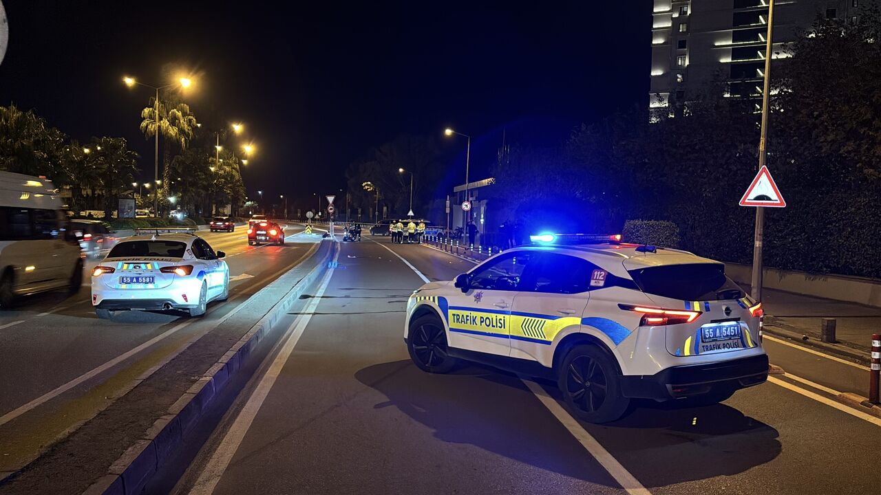 Samsun'da karşıya geçmek isterken motosiklet çarptı!