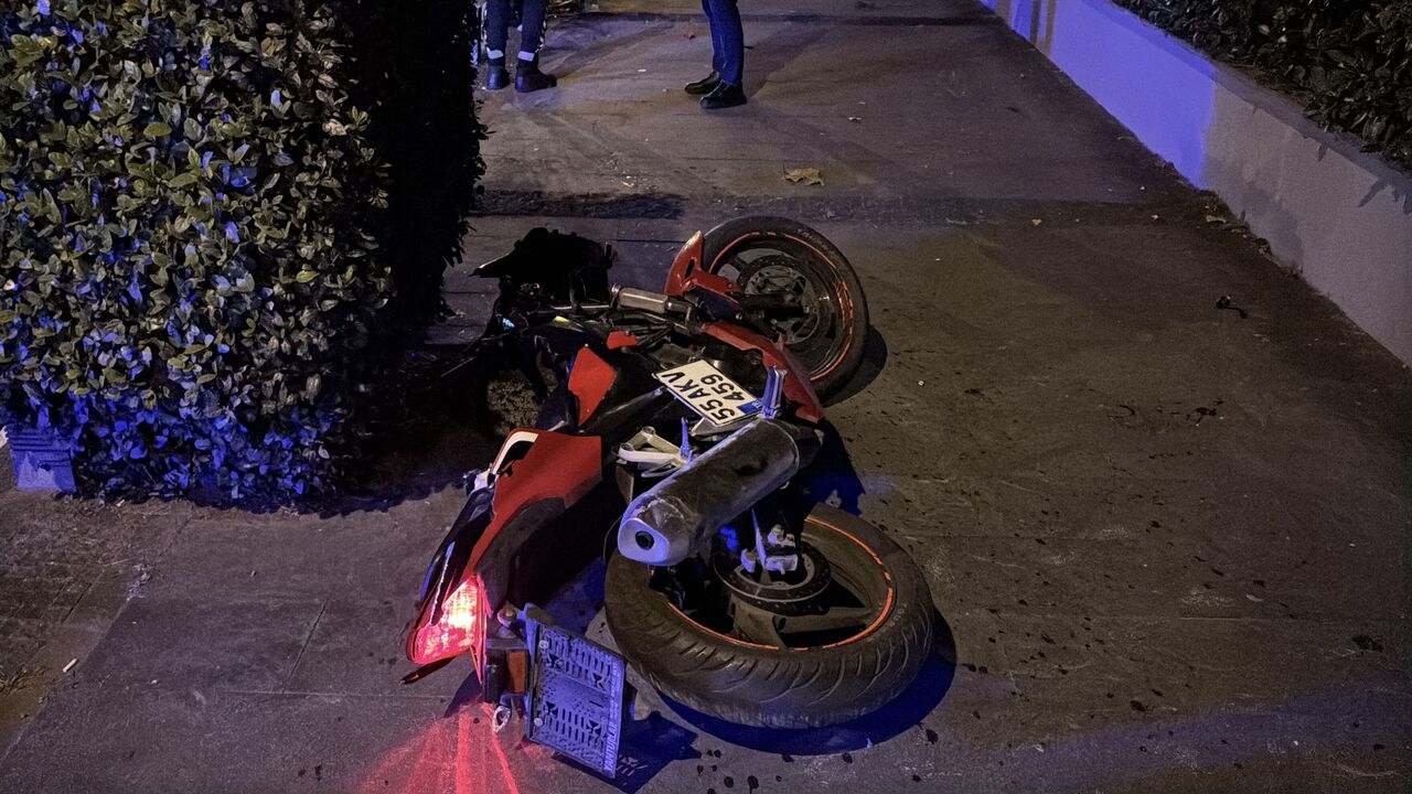 Samsun'da karşıya geçmek isterken motosiklet çarptı!