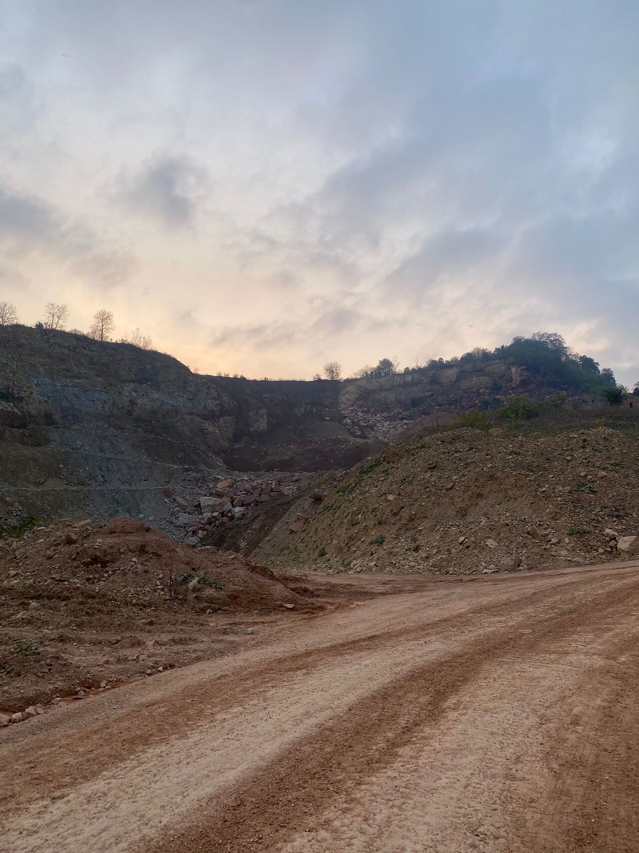Karadeniz'de taş ocağı şantiyesinde göçük!