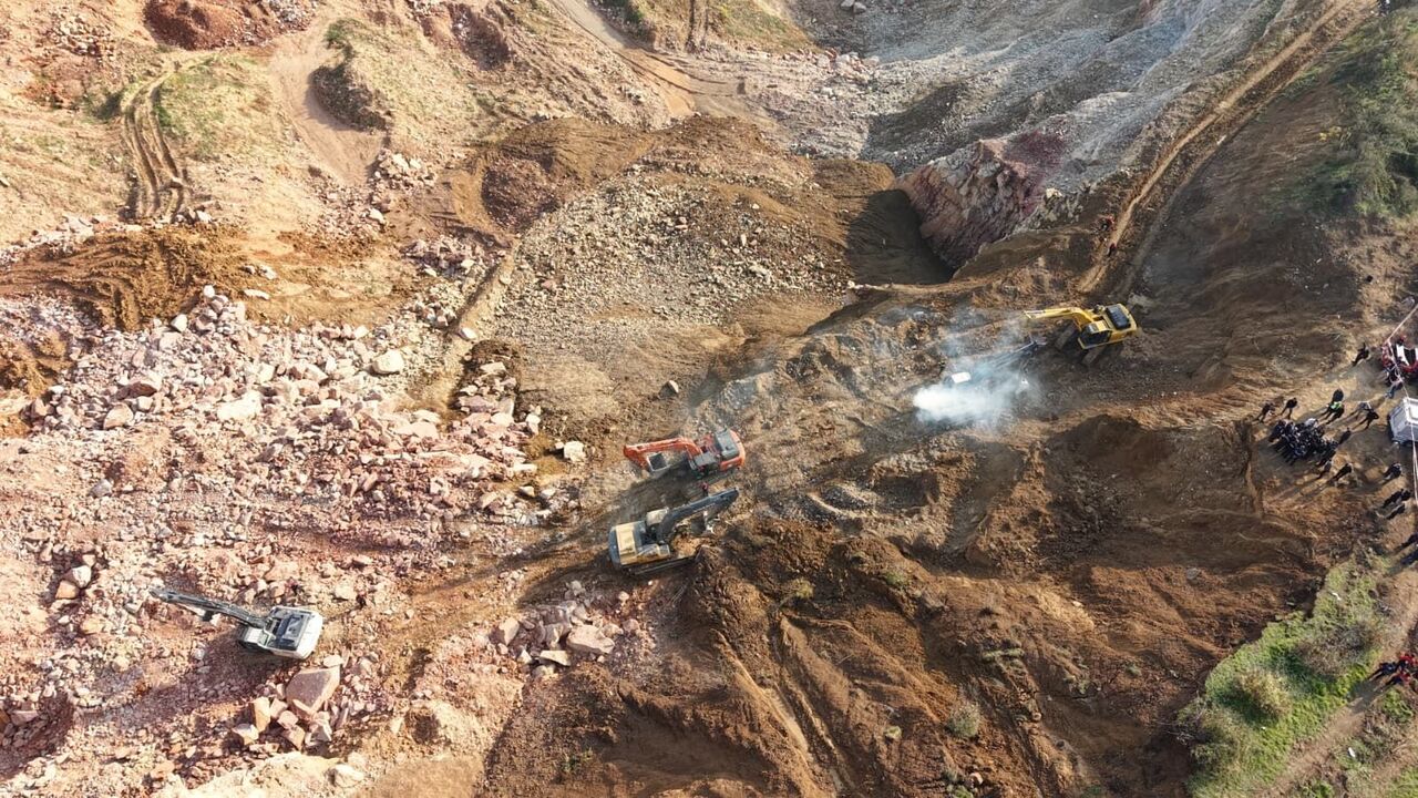 Taş ocağı şantiyesinde göçük: Kurtarma çalışmaları sürüyor