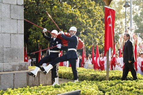 Samsun Ata'yı andı: Saat 9'u 5 geçe hayat durdu
