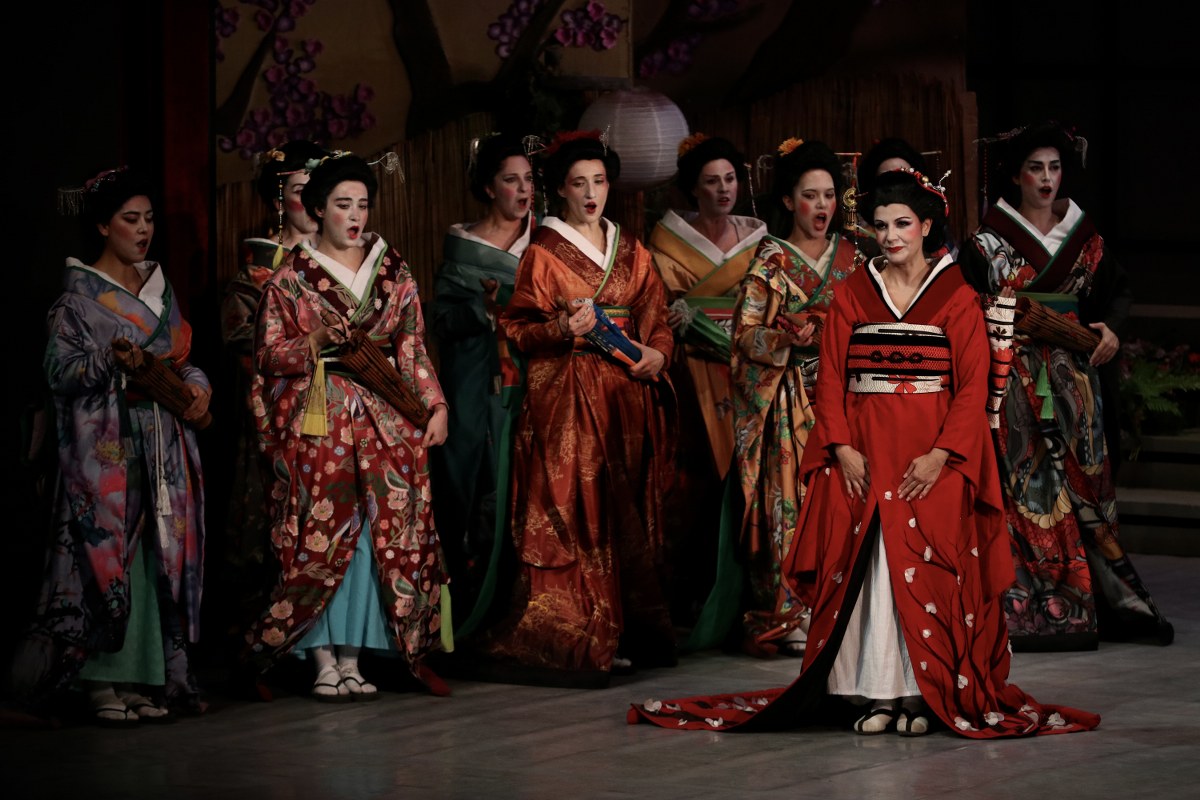 A A 20251129 39847670 39847655 S A M S U N D E V L E T O P E R A V E B A L E S I M A D A M A B U T T E R F L Y O P E R A S I N I S A H N E L E D I 1200X800