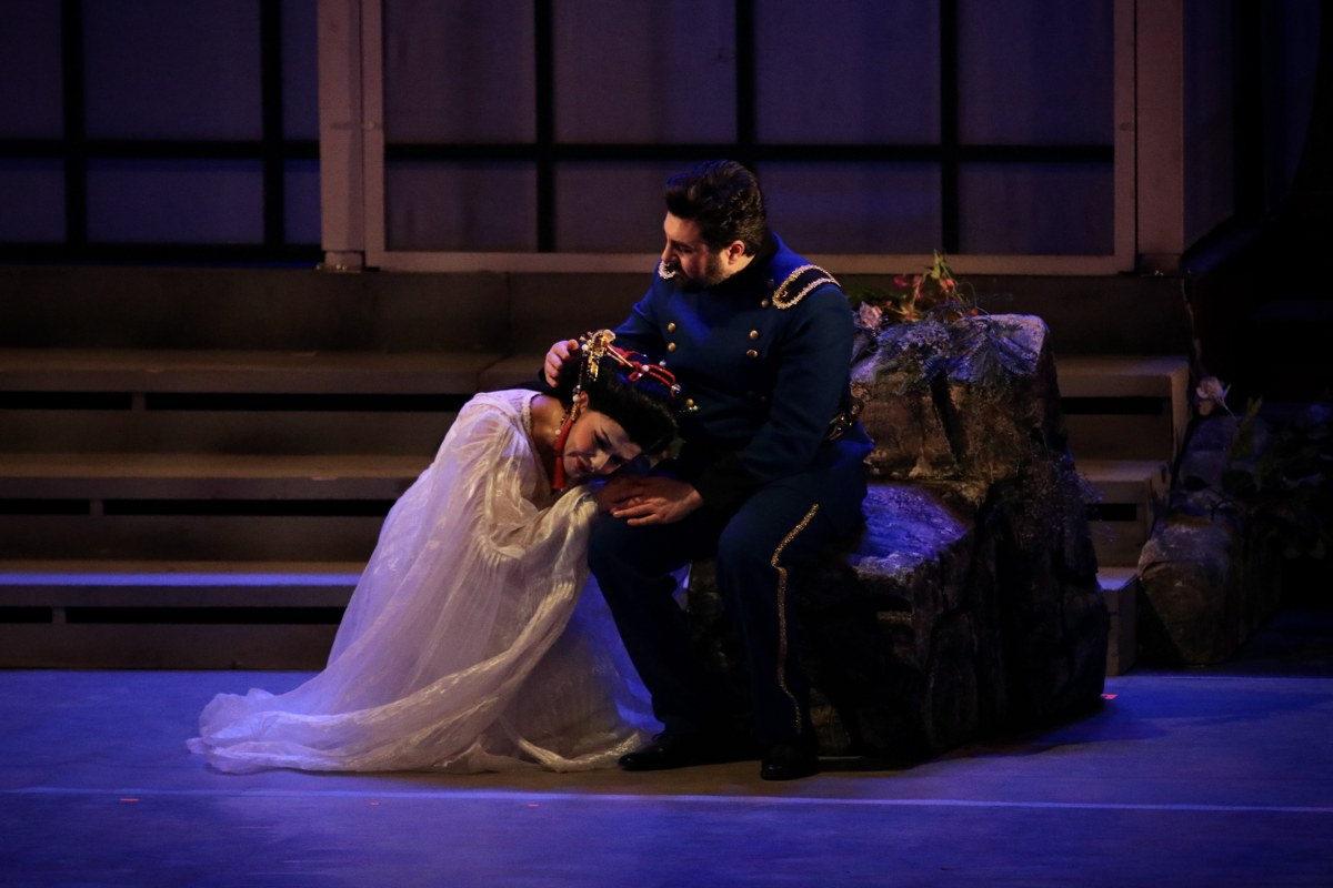 A A 20251129 39847670 39847669 S A M S U N D E V L E T O P E R A V E B A L E S I M A D A M A B U T T E R F L Y O P E R A S I N I S A H N E L E D I 1200X800