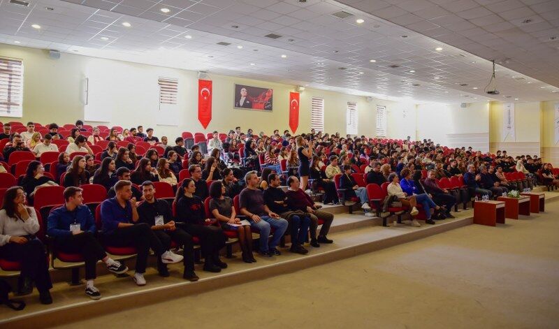 HÜRKUŞ’un Baş Test Pilotu Murat Özpala OMÜ'de 
