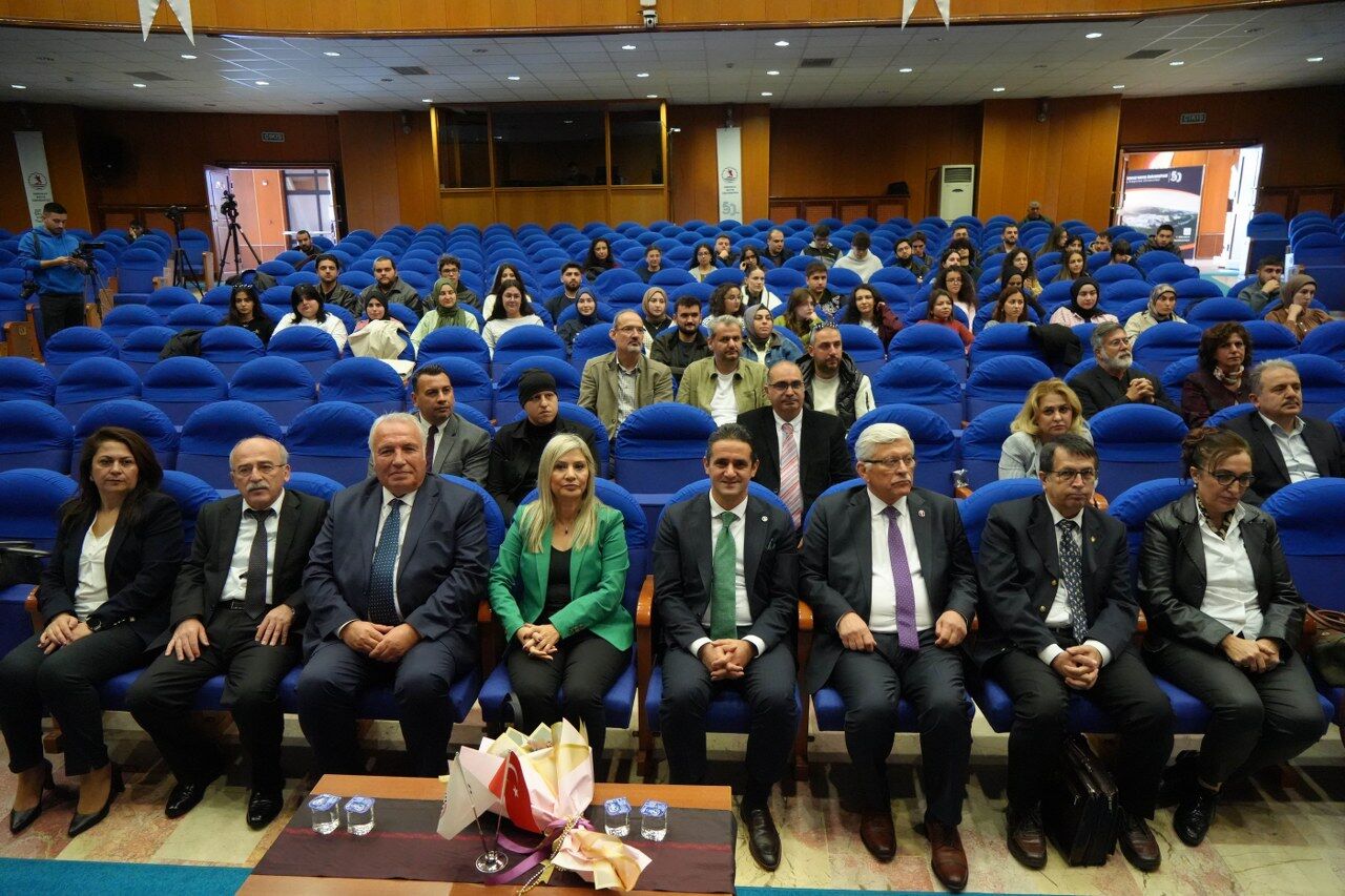 A W571922 05 1280X853