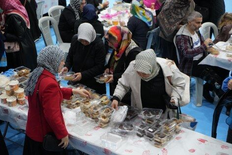 Samsun’da Gazze için hayır çarşısına büyük ilgi